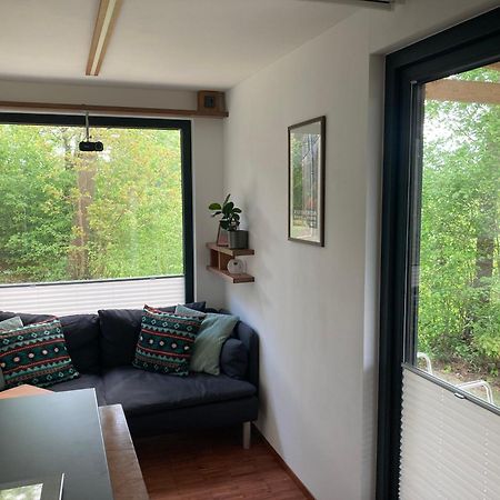 Tiny House Im Seecontainer Mit Parkplatz, Glasfaser, Netflix, Veranda Und Gehobener Ausstattung Coburg Bagian luar foto