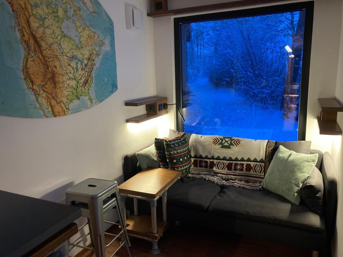 Tiny House Im Seecontainer Mit Parkplatz, Glasfaser, Netflix, Veranda Und Gehobener Ausstattung Coburg Bagian luar foto