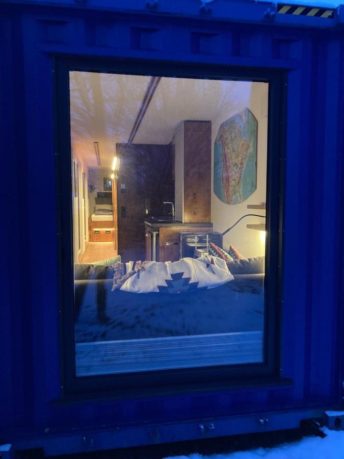 Tiny House Im Seecontainer Mit Parkplatz, Glasfaser, Netflix, Veranda Und Gehobener Ausstattung Coburg Bagian luar foto