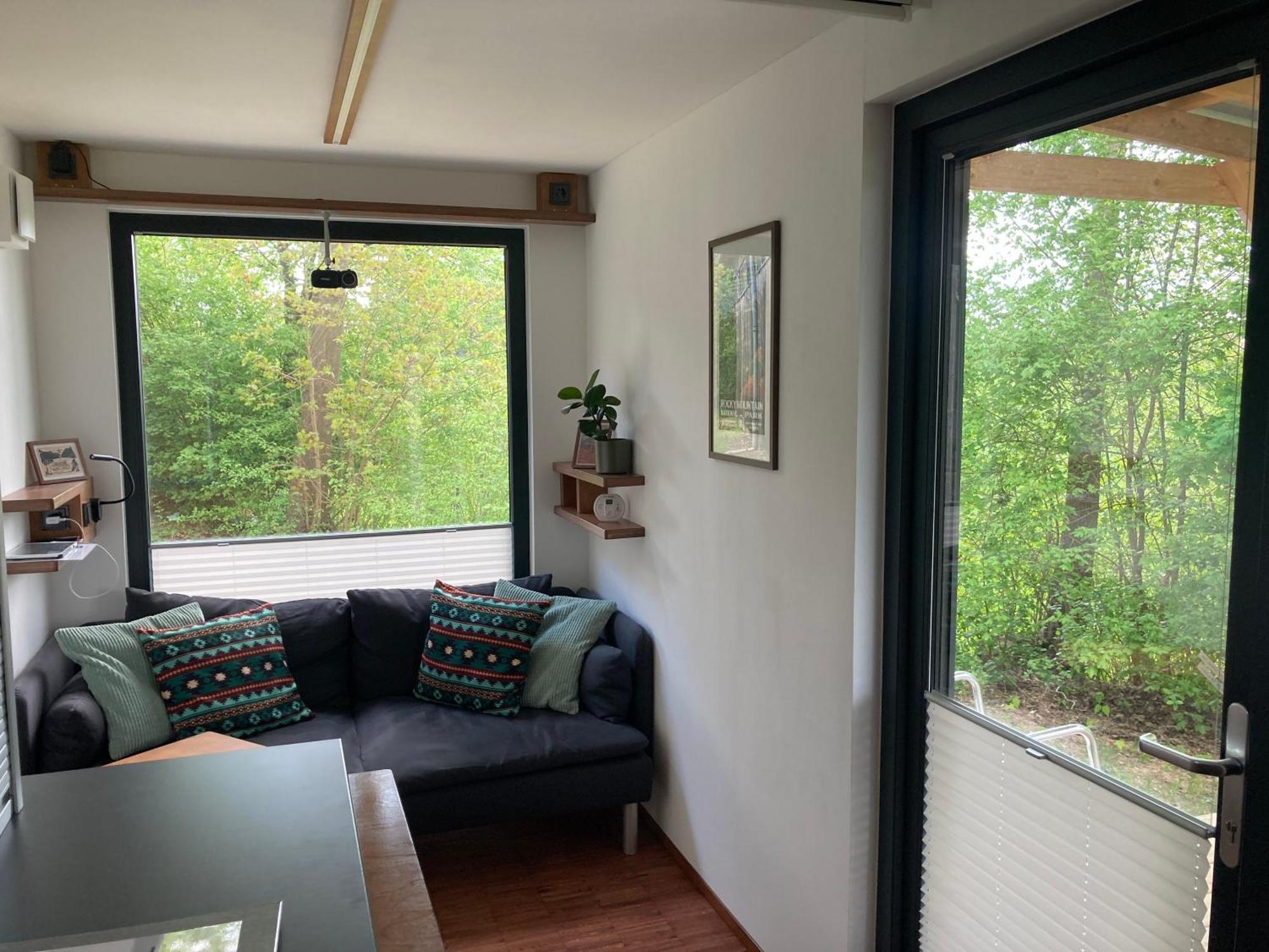 Tiny House Im Seecontainer Mit Parkplatz, Glasfaser, Netflix, Veranda Und Gehobener Ausstattung Coburg Bagian luar foto
